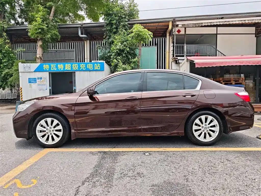2015 Honda Accord 2.4L EX Luxury Edition — миниатюра 8