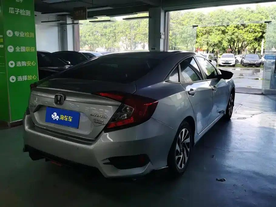 2016 Civic 220TURBO CVT Luxury Edition — миниатюра 3