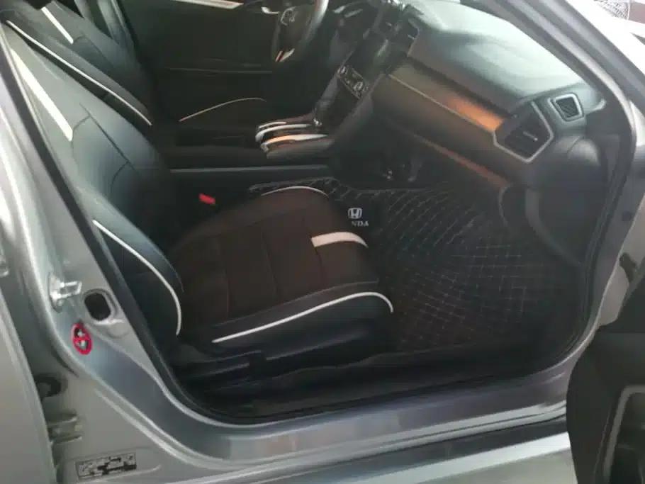 2016 Civic 220TURBO CVT Luxury Edition — миниатюра 8