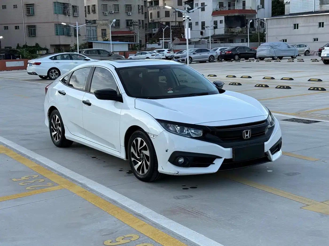 2016 Civic 220TURBO CVT Luxury Edition — миниатюра 3