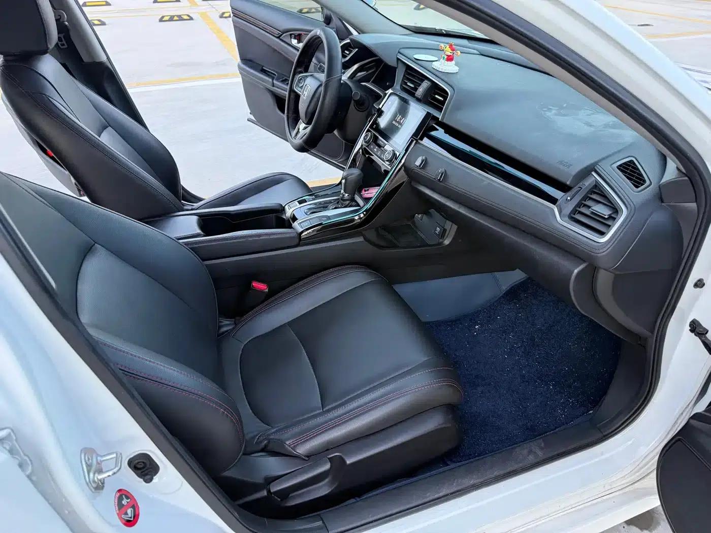 2016 Civic 220TURBO CVT Luxury Edition — миниатюра 10