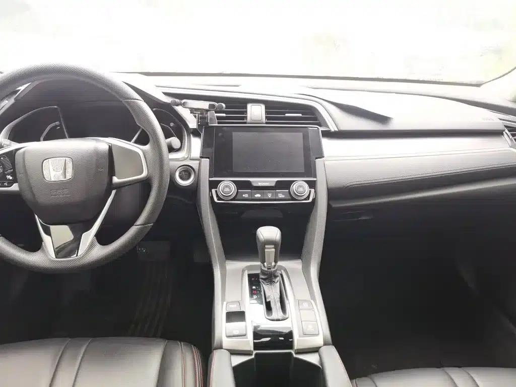 2016 Civic 220TURBO CVT Luxury Edition — миниатюра 7
