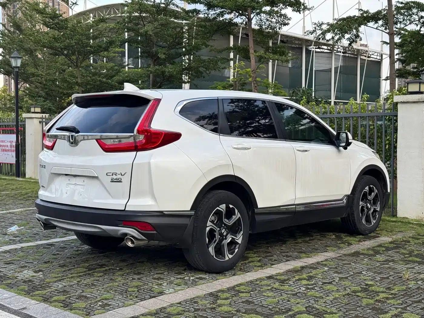 Honda CR-V 2017 240TURBO CVT 4WD Premium Edition — миниатюра 6
