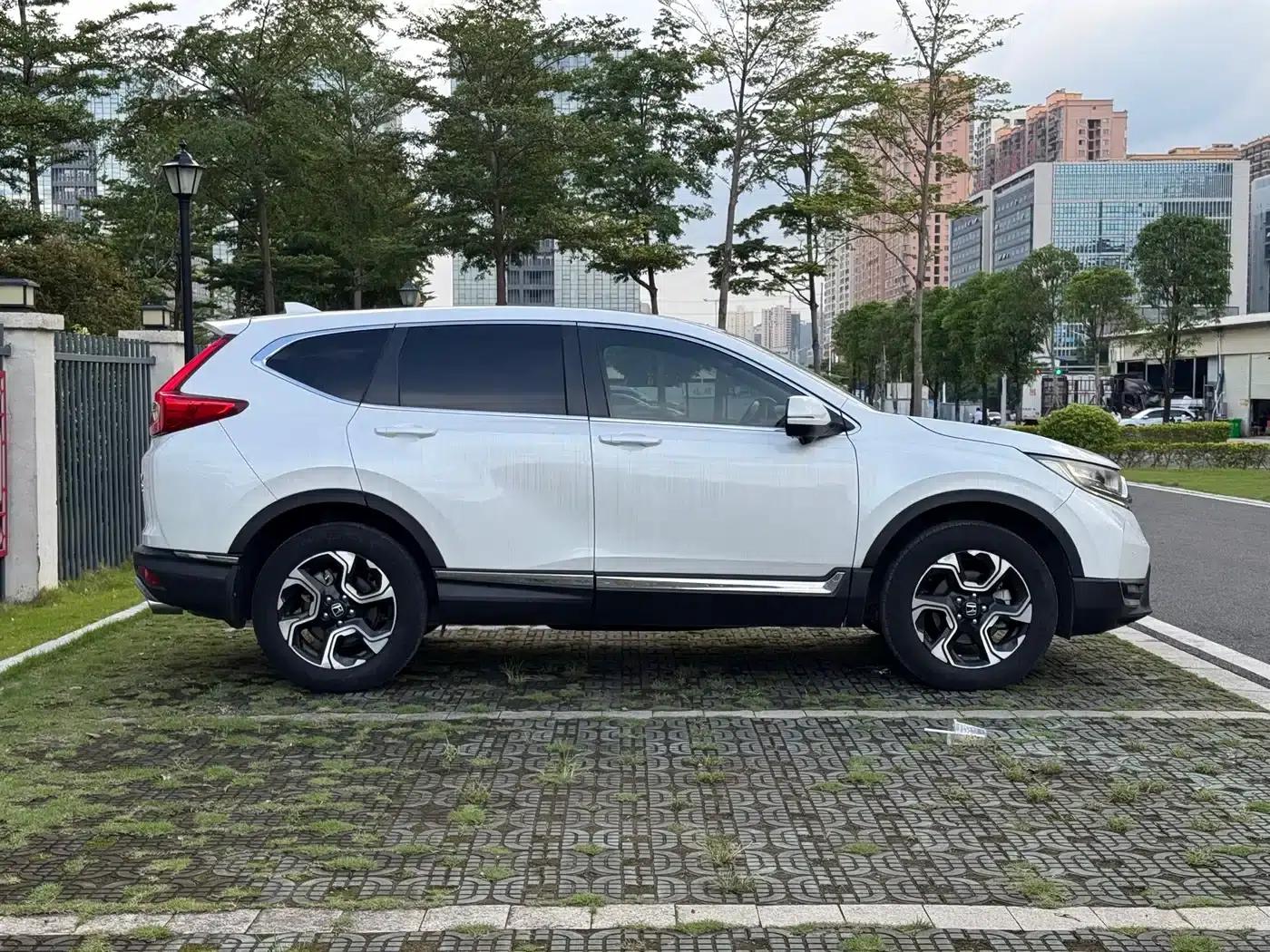 Honda CR-V 2017 240TURBO CVT 4WD Premium Edition — миниатюра 7