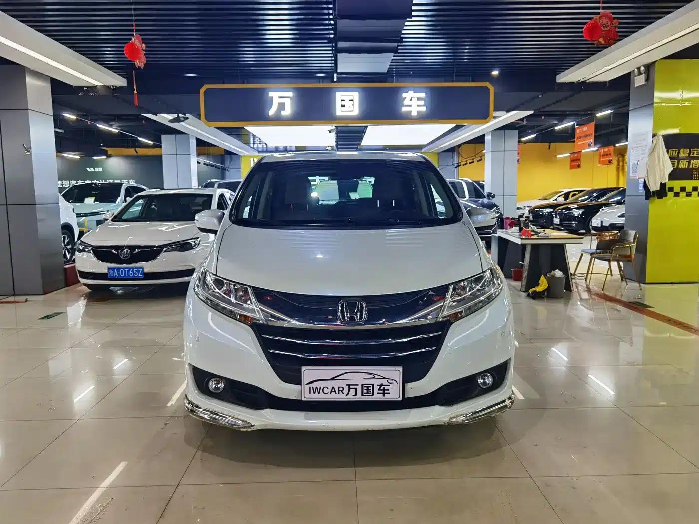 2017 Odyssey 2.4L Luxury Edition — миниатюра 3