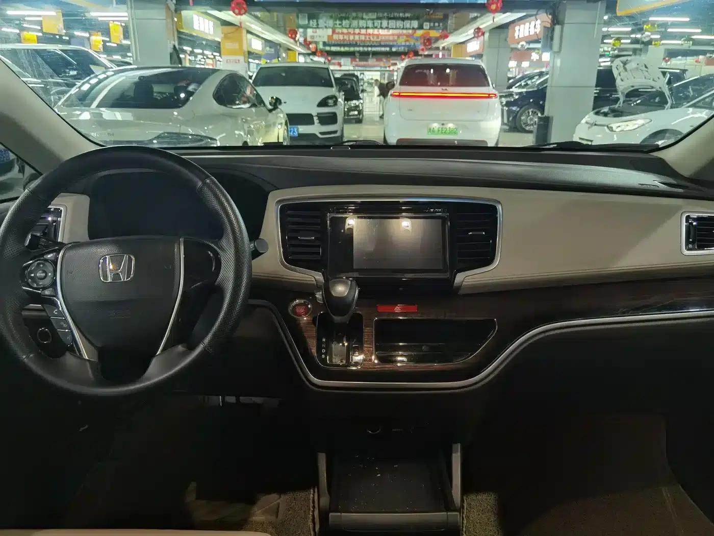 2017 Odyssey 2.4L Luxury Edition — миниатюра 8