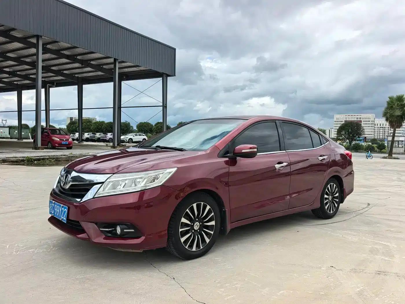 Honda Crider 2013 1.8L Automatic Comfort Edition — миниатюра 1