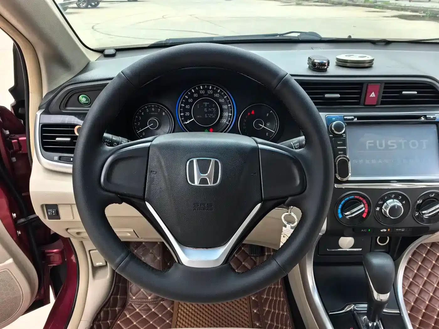 Honda Crider 2013 1.8L Automatic Comfort Edition — миниатюра 12