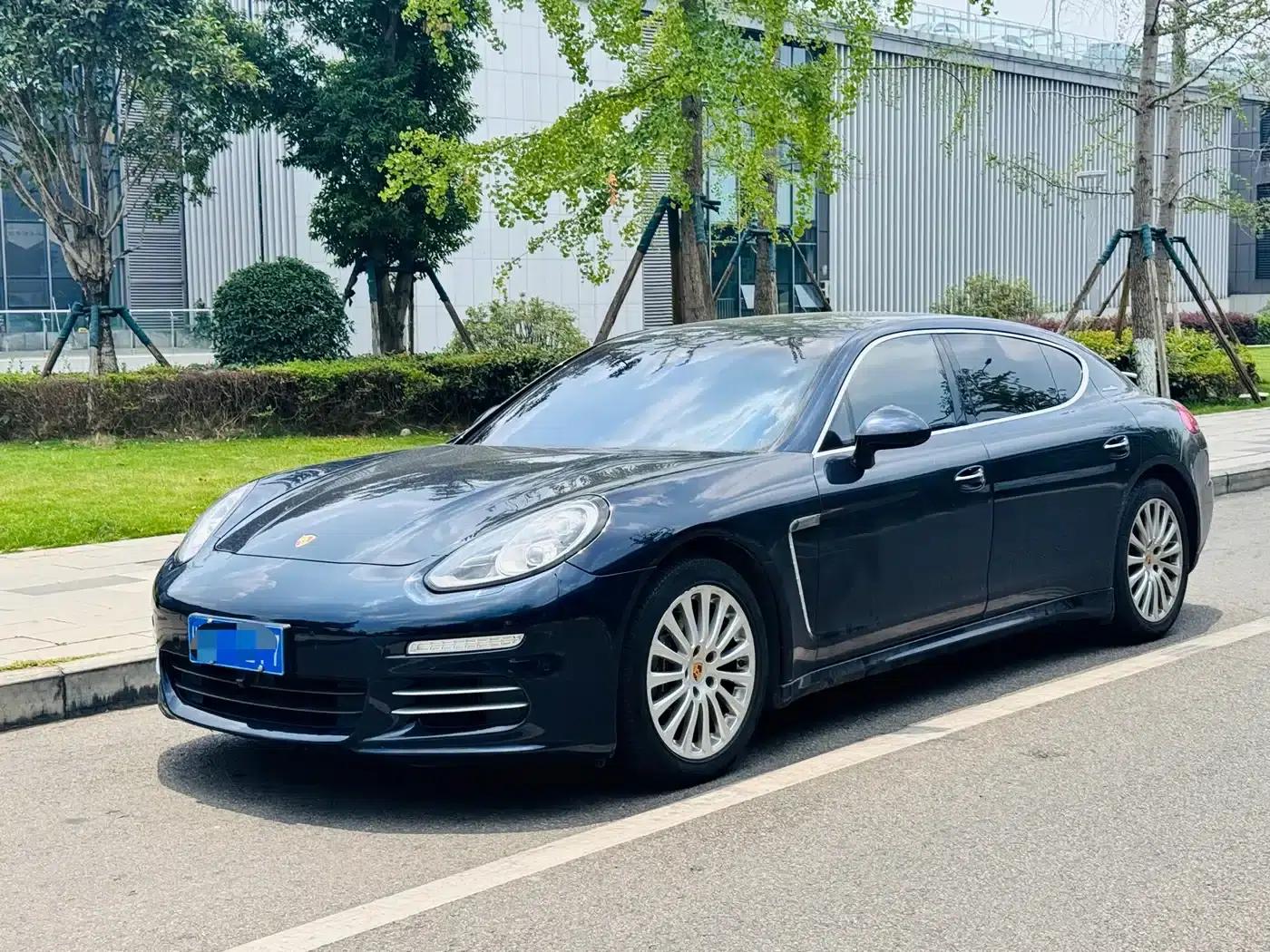 Panamera 2016 Panamera Executive Edition 3.0T — миниатюра 1