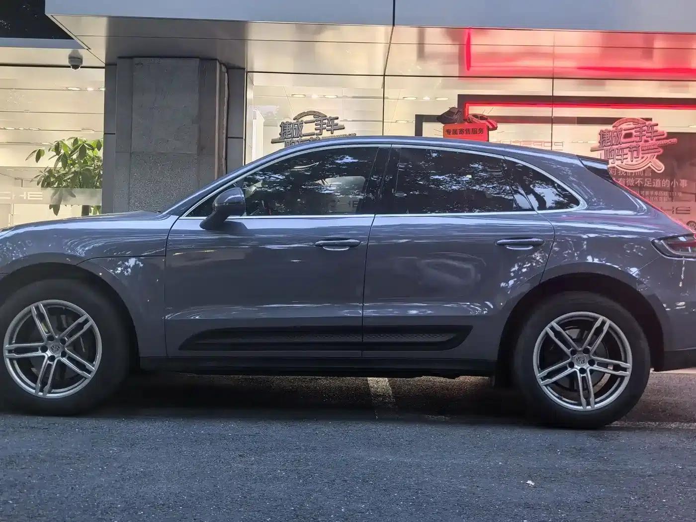 2023 Macan 2.0T — миниатюра 3
