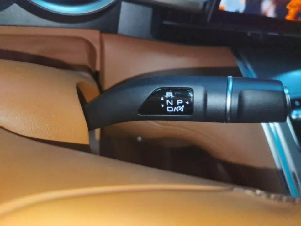 ORA Lightning Cat 2022 555 km Luxury Edition — миниатюра 16