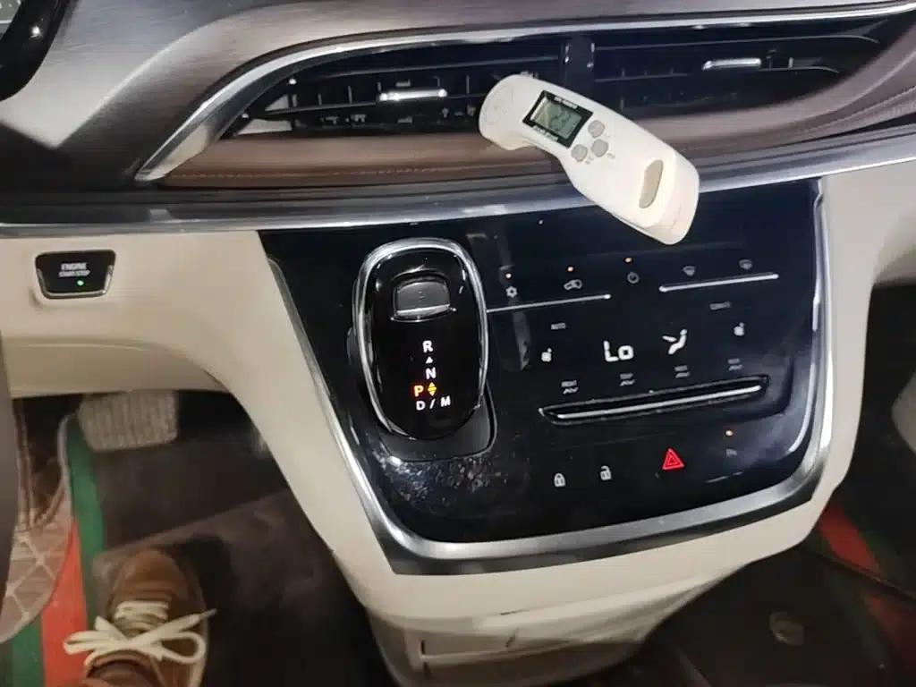 Buick GL8 2022 Land Business Class 652T Comfort — миниатюра 14
