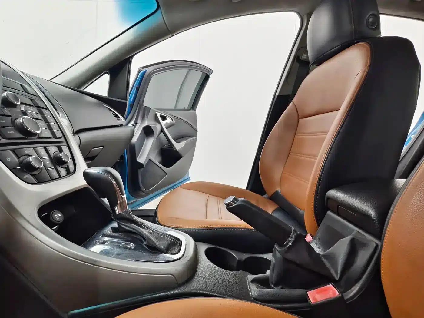 Buick Excelle XT 1.6L Automatic Fashion Edition 2014 — миниатюра 12