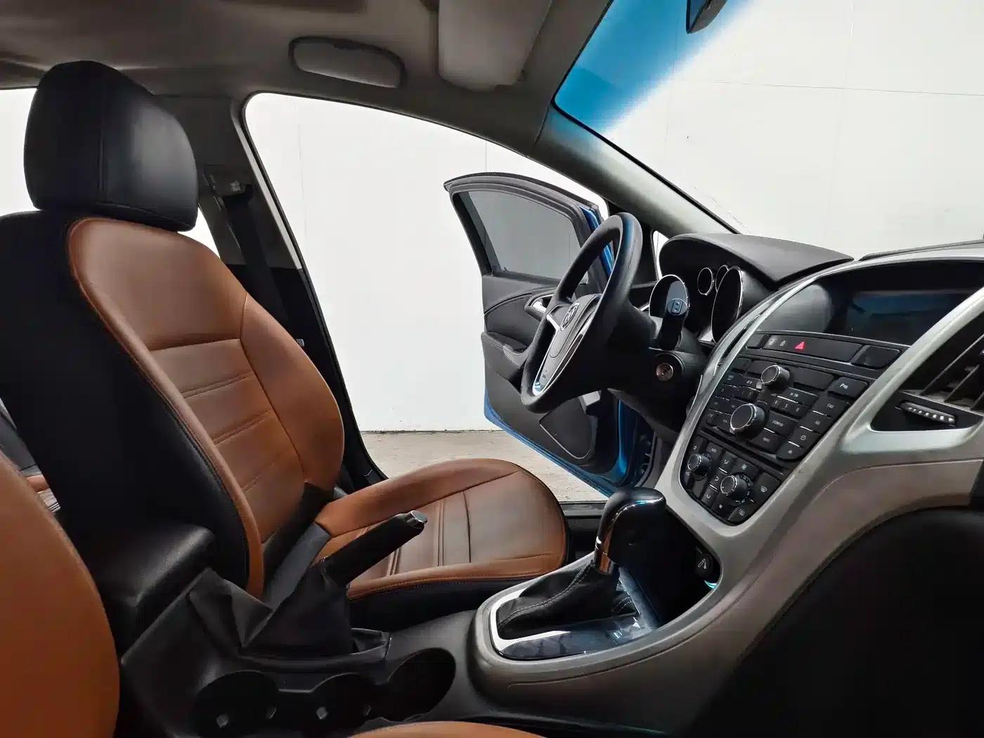 Buick Excelle XT 1.6L Automatic Fashion Edition 2014 — миниатюра 15