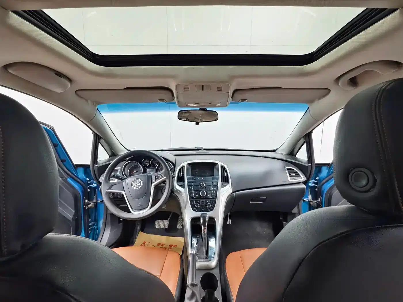 Buick Excelle XT 1.6L Automatic Fashion Edition 2014 — миниатюра 10