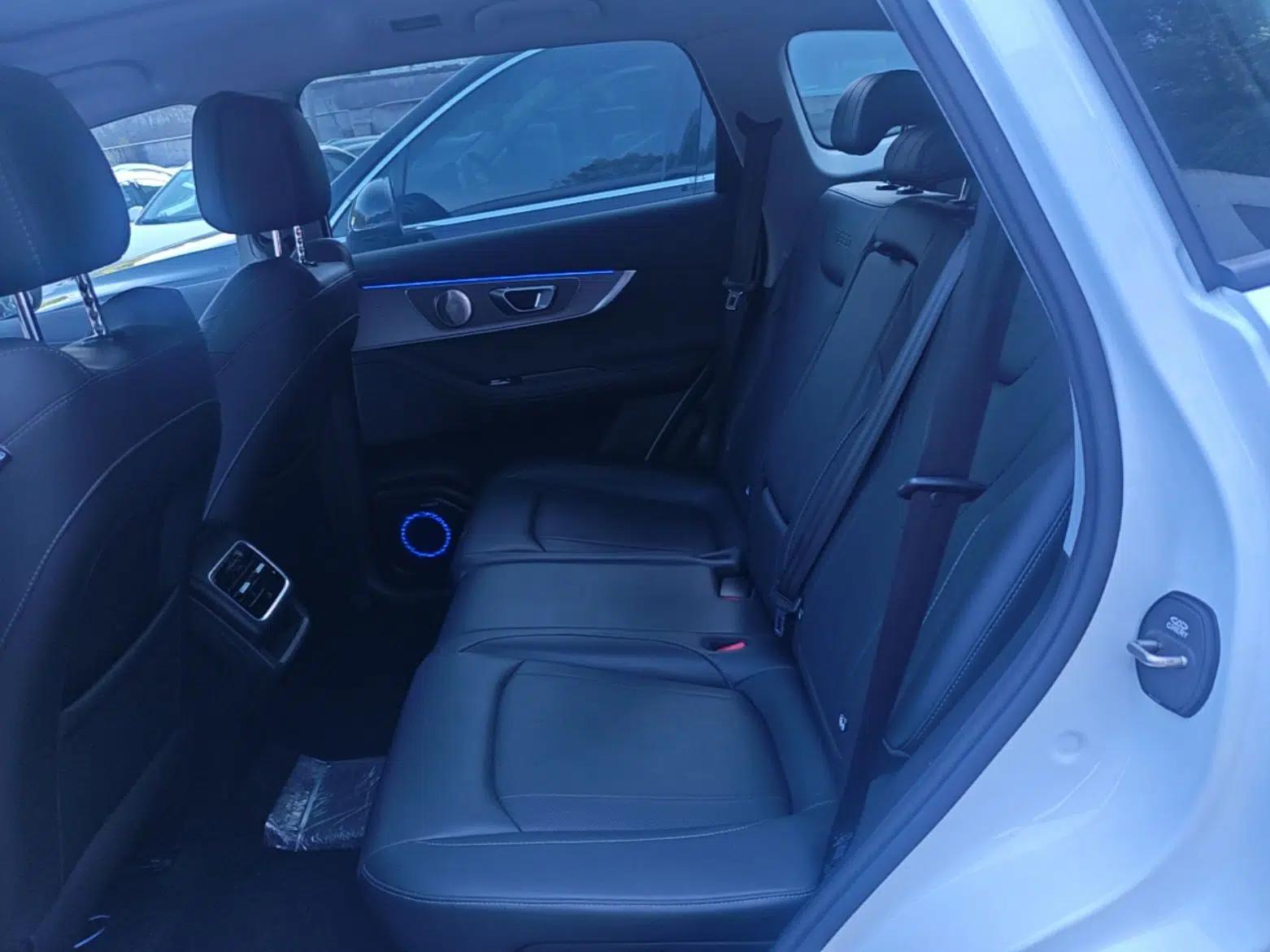 Chery Tiggo 8 PRO 2025 290T Two-Wheel-Drive Luxury Edition — миниатюра 20