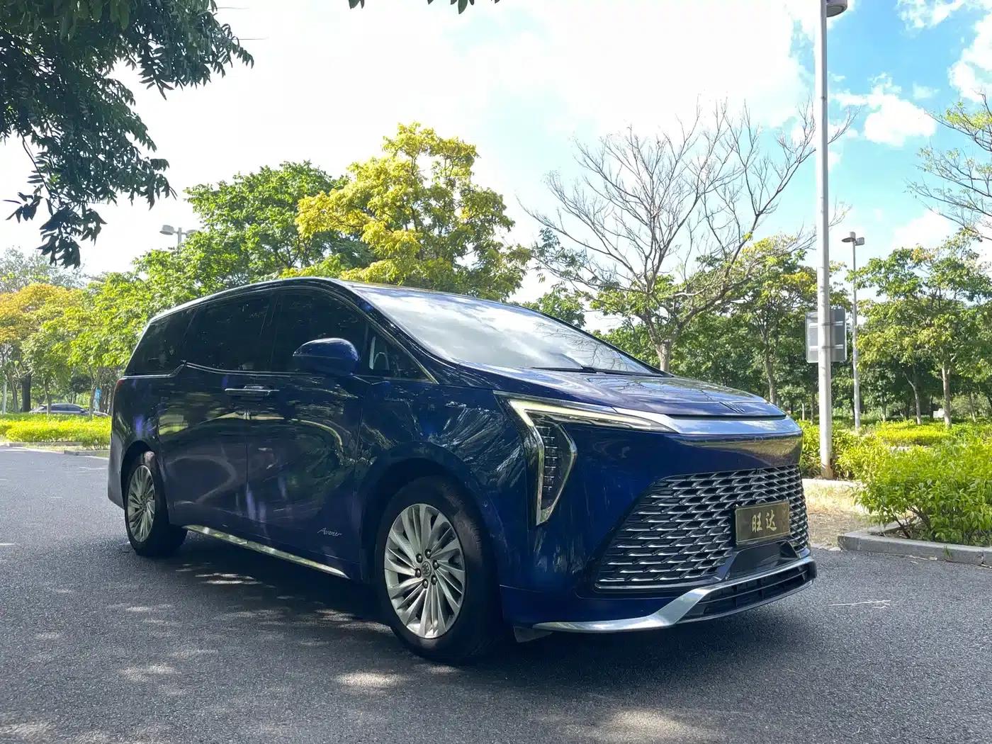 Century 2023 2.0T 7-Seat Luxury Edition — миниатюра 3