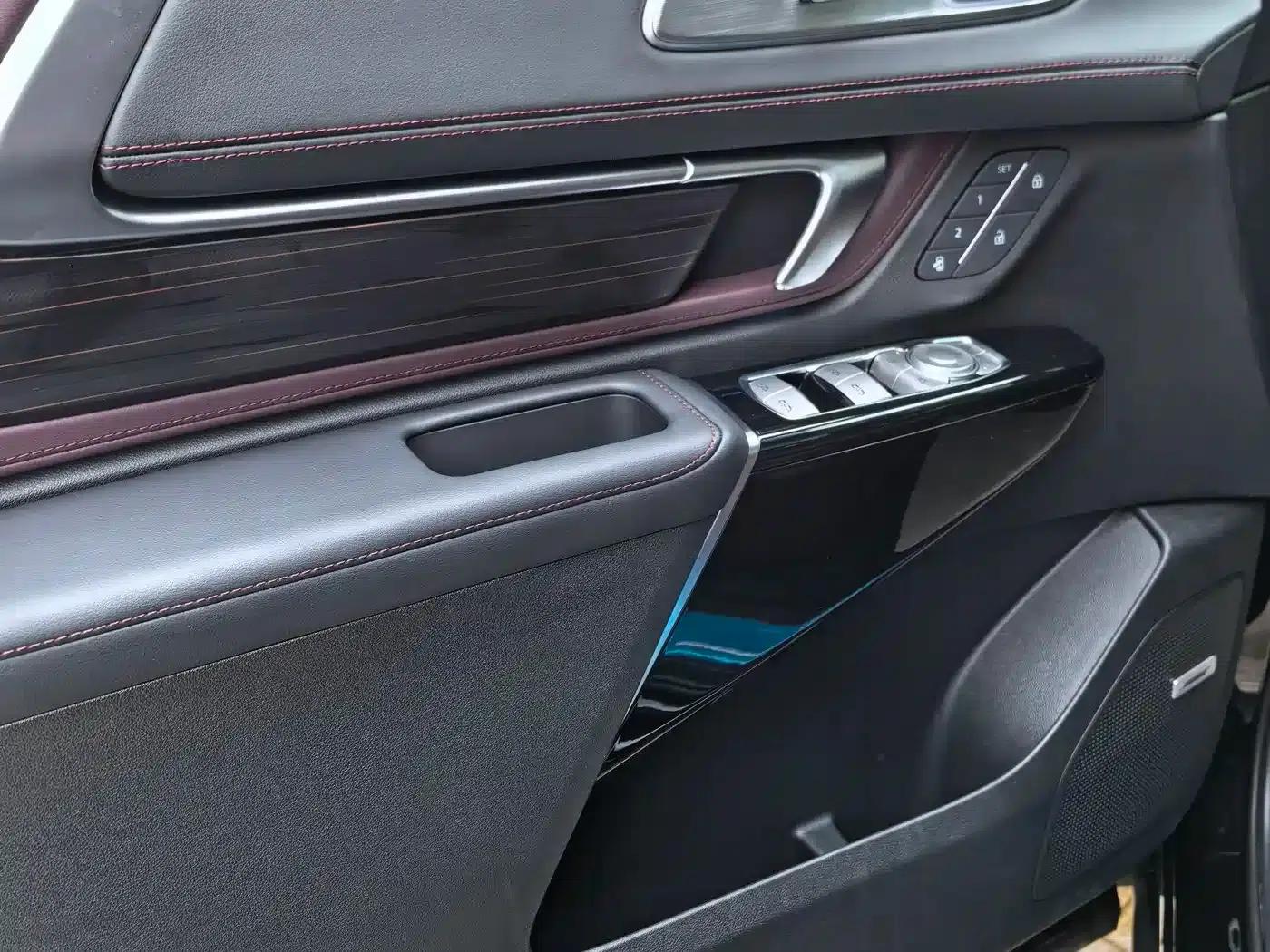 Century 2027 2.0T Seven-Seat Luxury Edition — миниатюра 12
