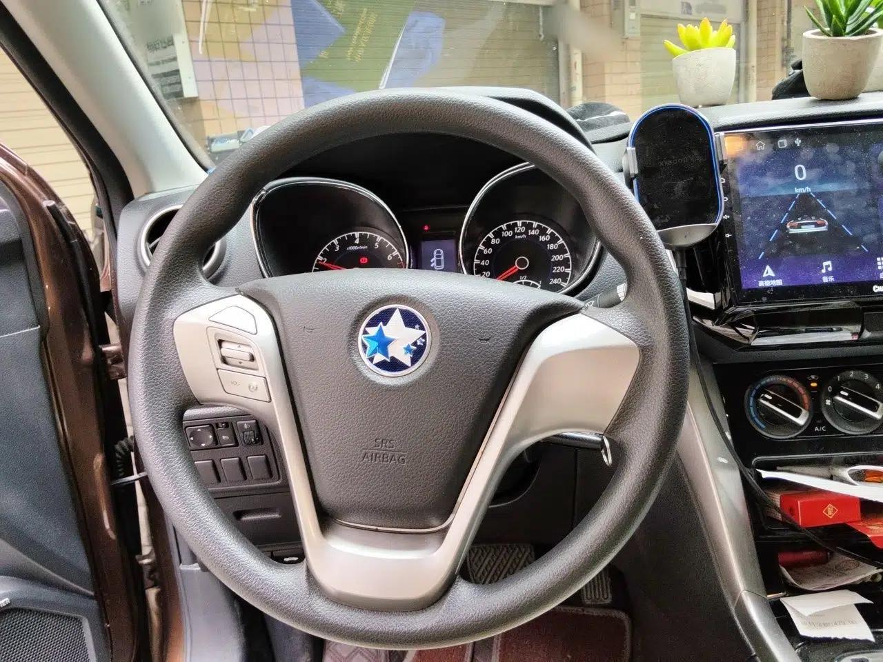 Venucia T70 2016 2.0L CVT Smart Choice Edition — миниатюра 7