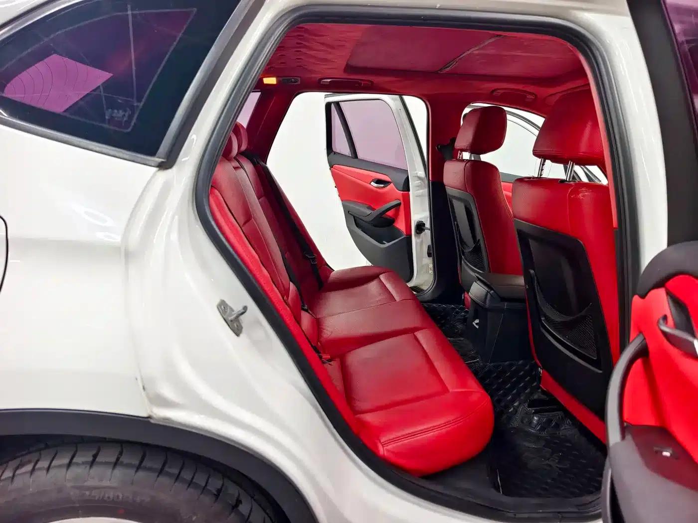 BMW X1 2014 sDrive18i Fashion Edition — миниатюра 16
