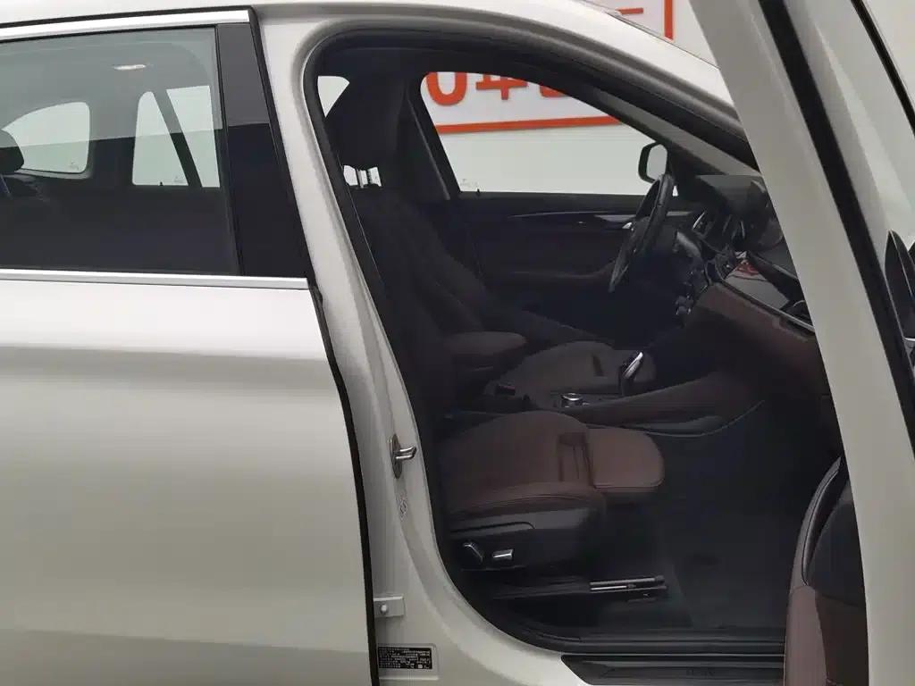 BMW X1 2022 sDrive25Li Leading Edition — миниатюра 23