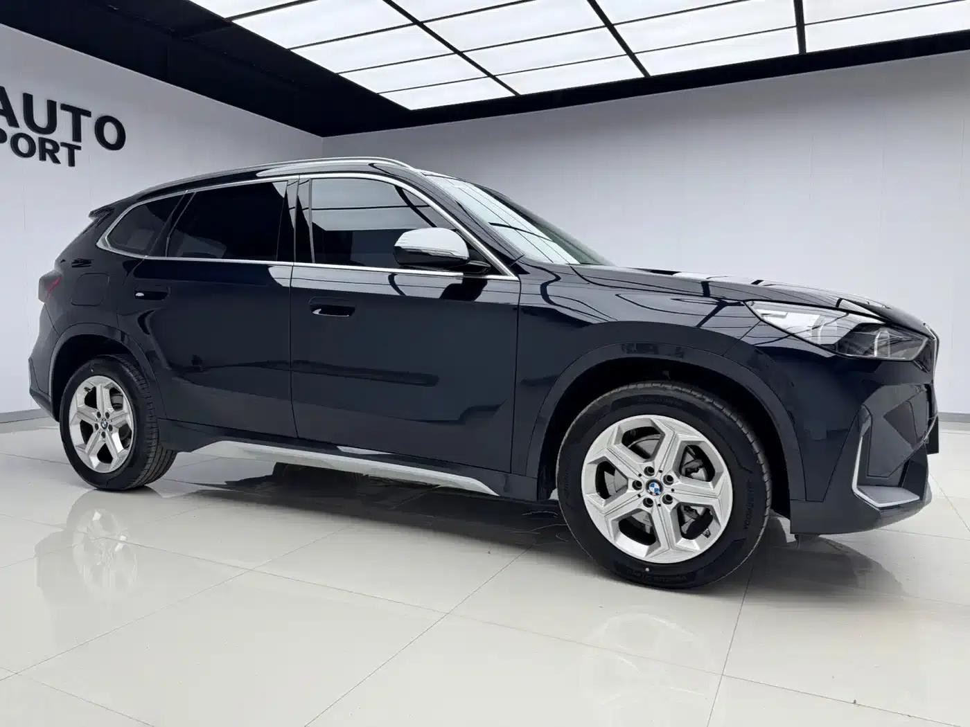 2023 BMW X1 sDrive20Li X Design Package — миниатюра 3