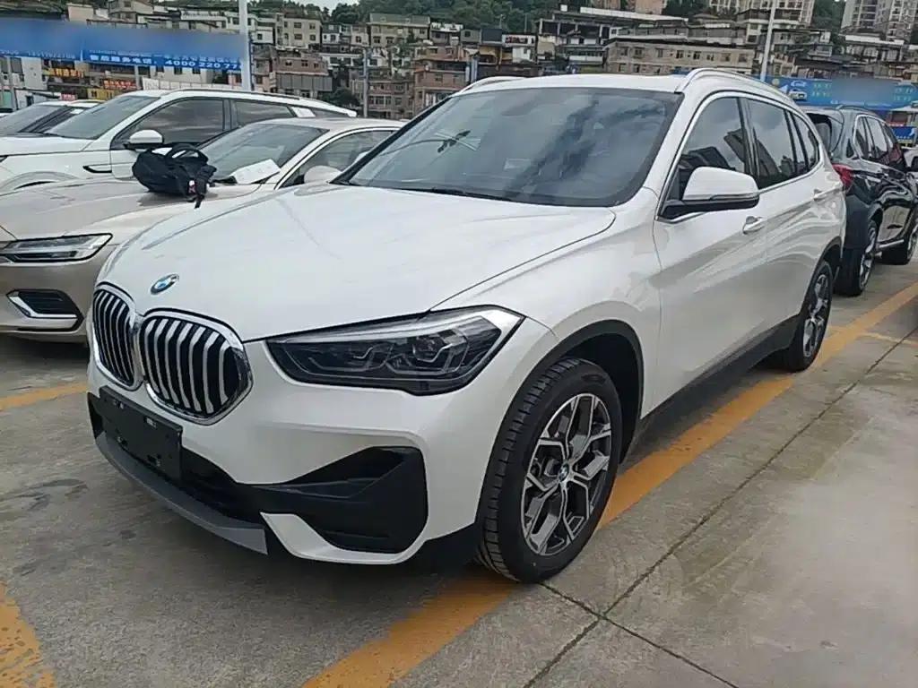 BMW X1 2021 sDrive25Li Leading Edition — миниатюра 1