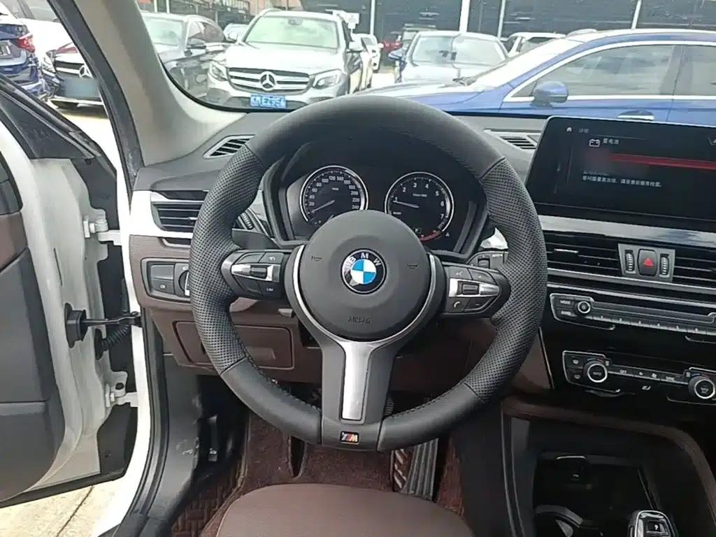 BMW X1 2021 sDrive25Li Leading Edition — миниатюра 11
