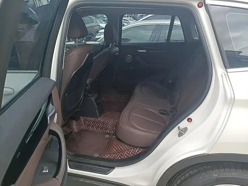 BMW X1 2021 sDrive25Li Leading Edition — миниатюра 17