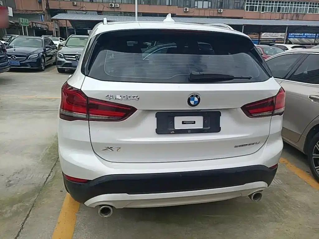 BMW X1 2021 sDrive25Li Leading Edition — миниатюра 6
