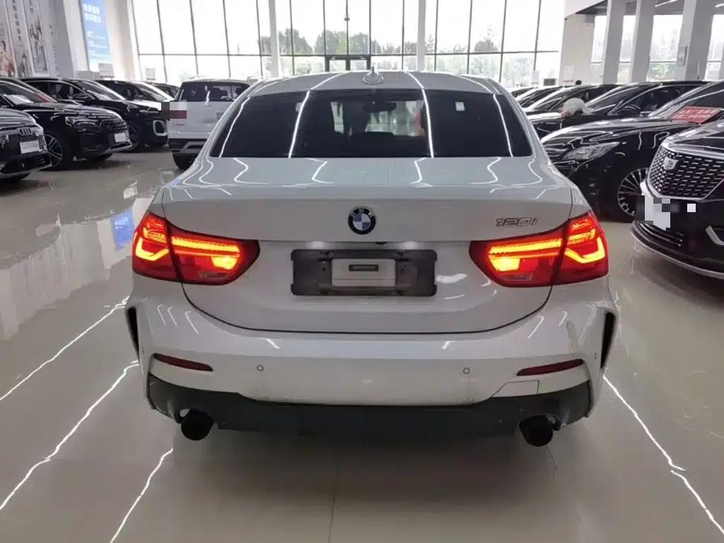 2021 BMW 1 Series 120i M Sport Shadow Edition — миниатюра 6