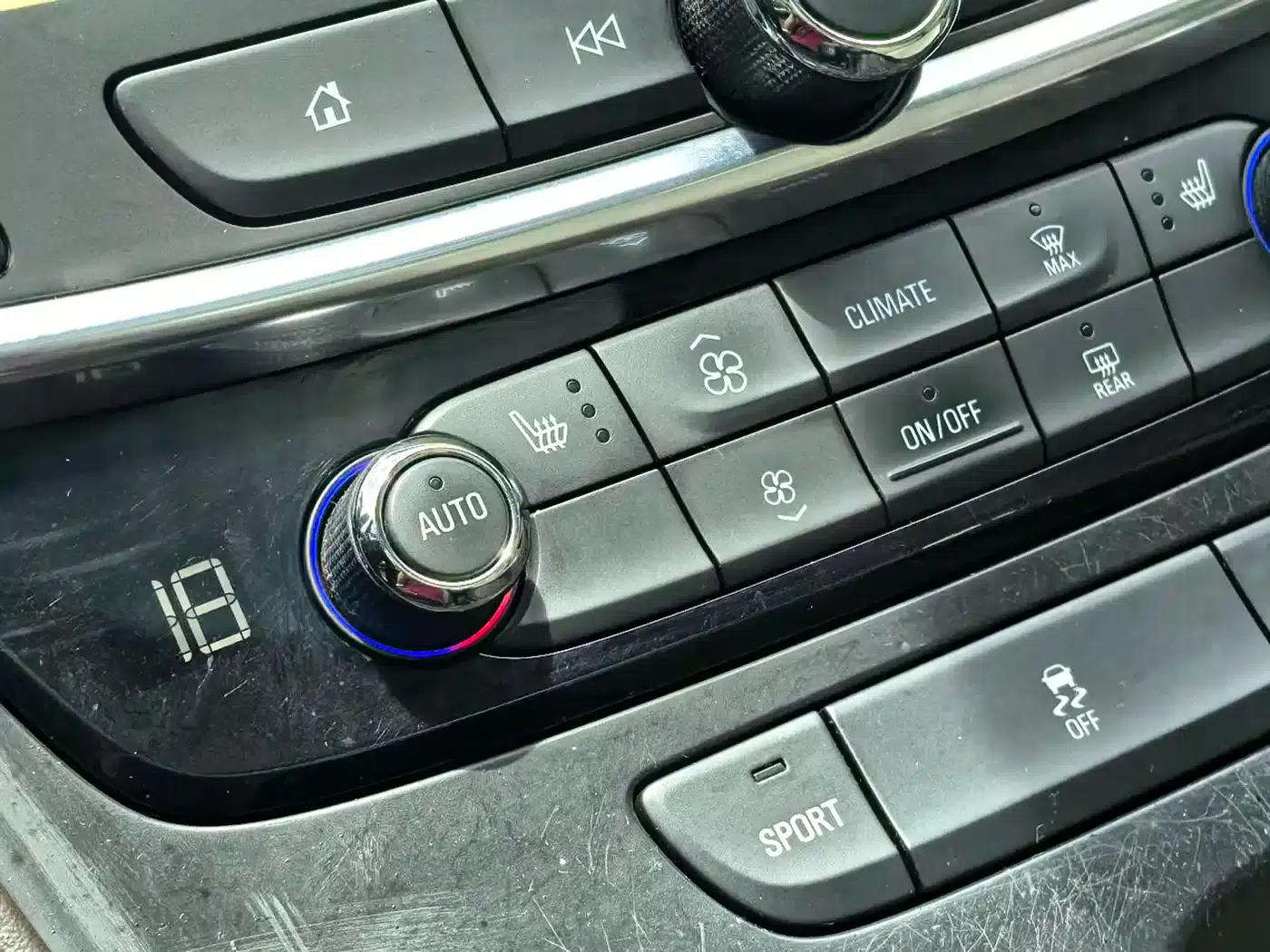 Buick LaCrosse 2016 Facelift 20T Leading Edition — миниатюра 45