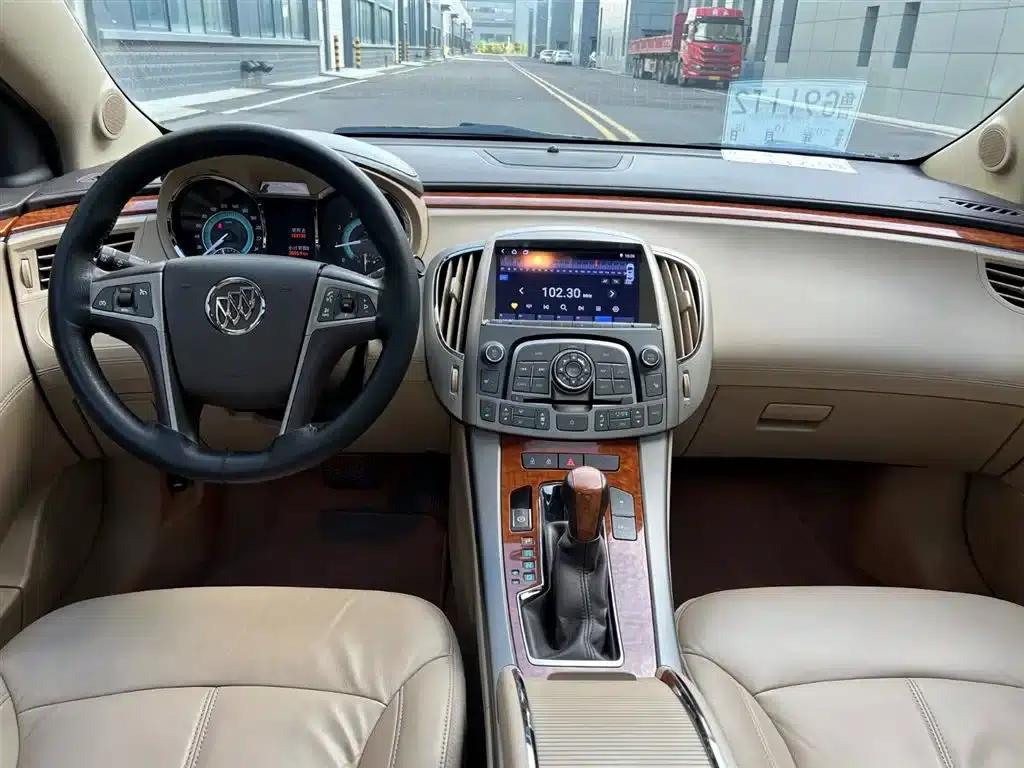 Buick LaCrosse 2012 2.4L SIDI Luxury Edition — миниатюра 8
