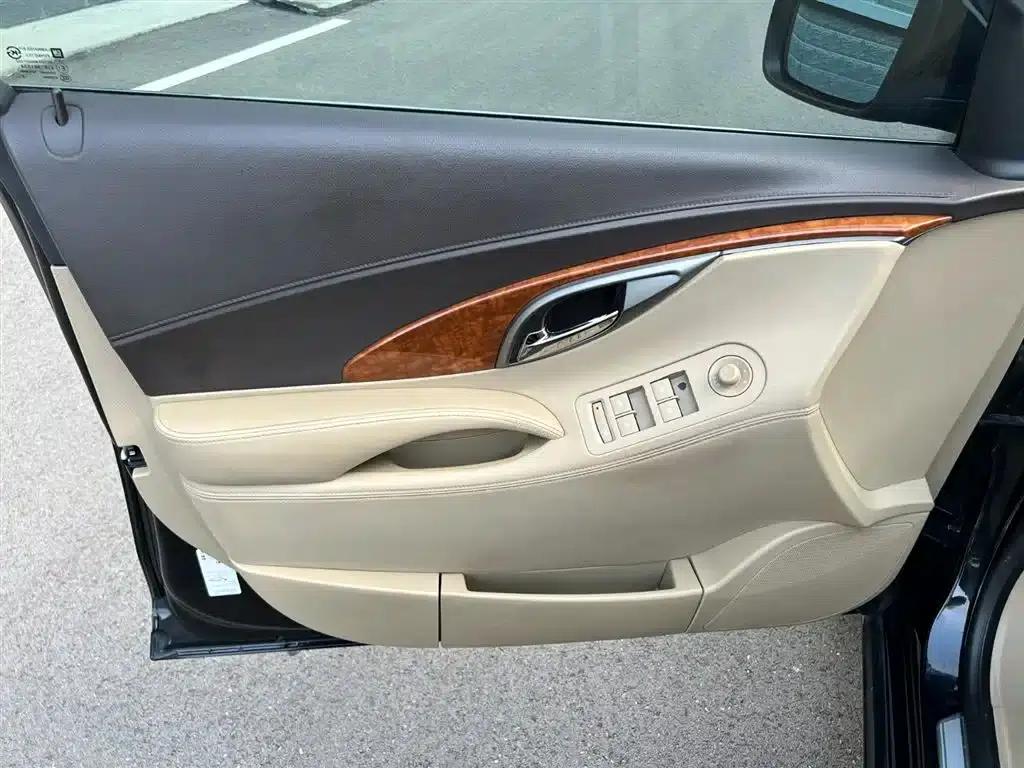 Buick LaCrosse 2012 2.4L SIDI Luxury Edition — миниатюра 9