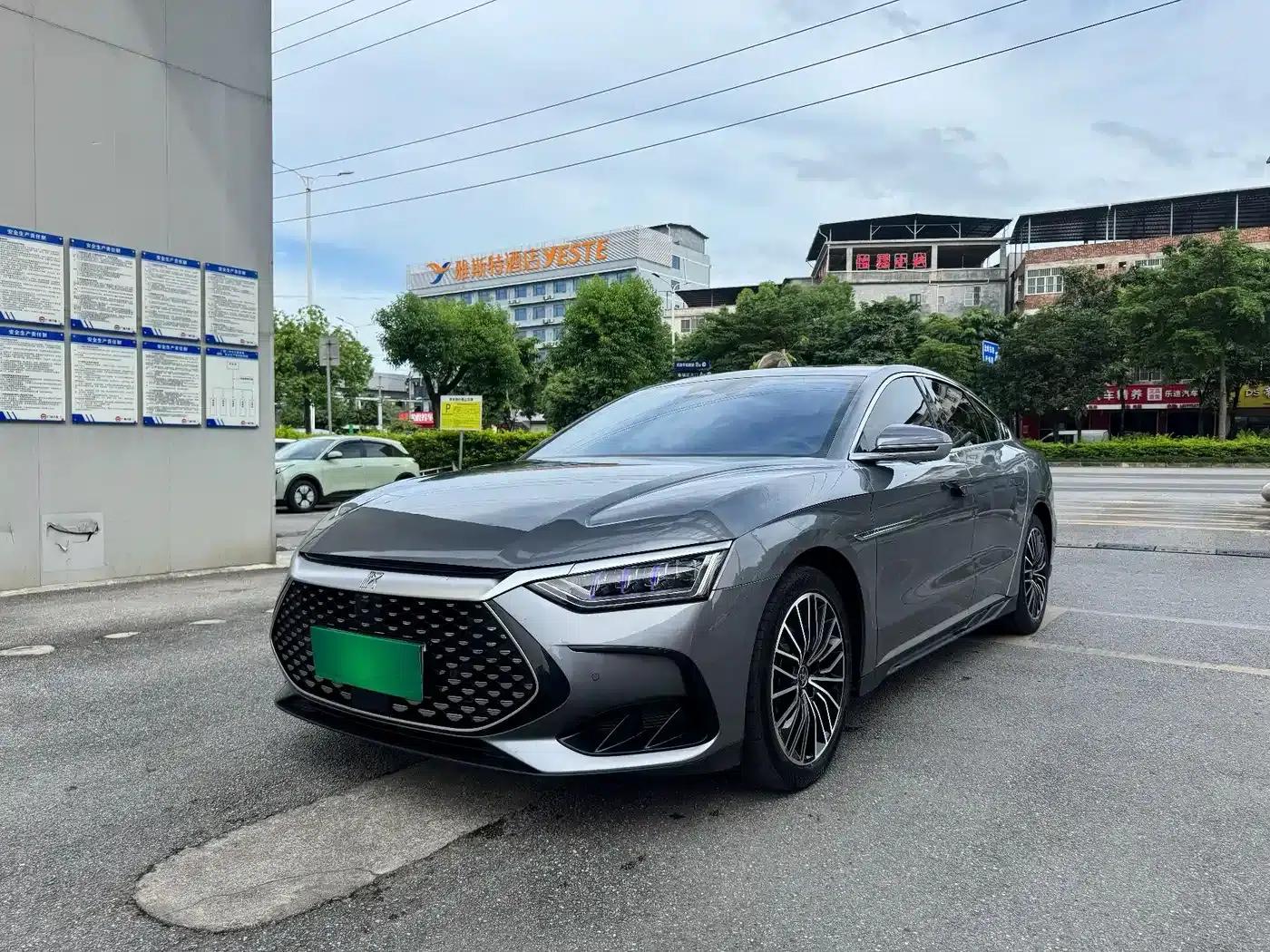 Han 2022 DM-i 121KM Premium Edition — миниатюра 1