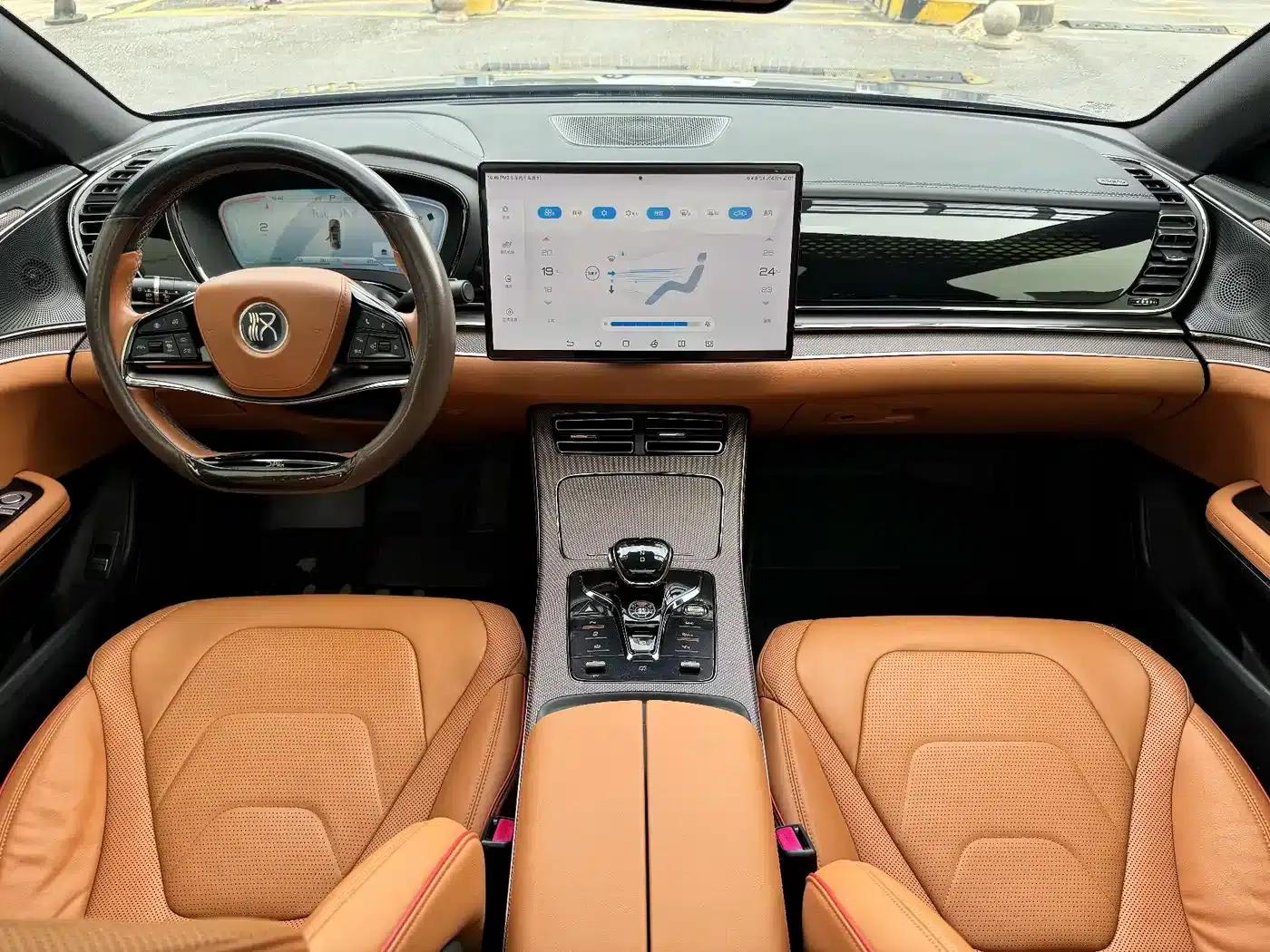 Han 2022 DM-i 121KM Premium Edition — миниатюра 17