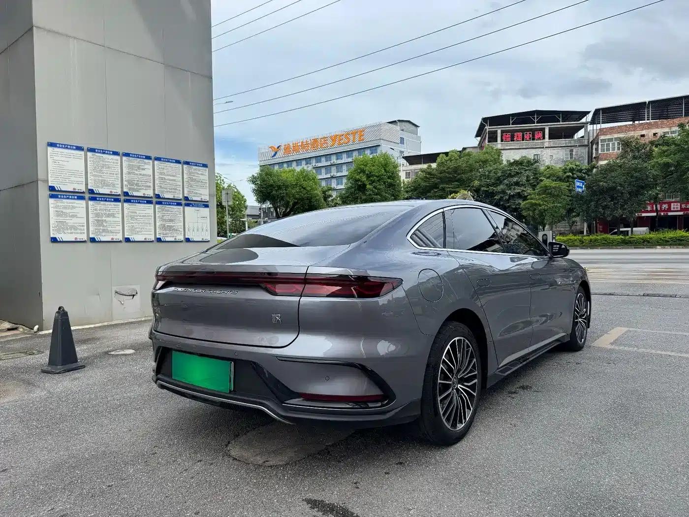 Han 2022 DM-i 121KM Premium Edition — миниатюра 5