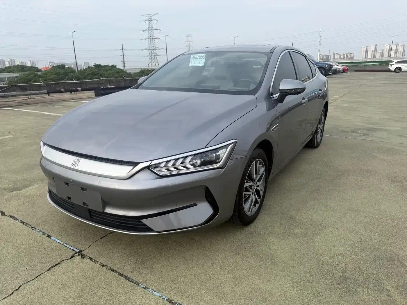 Qin PLUS 2023 Champion Edition EV 420KM Superior Model — миниатюра 1