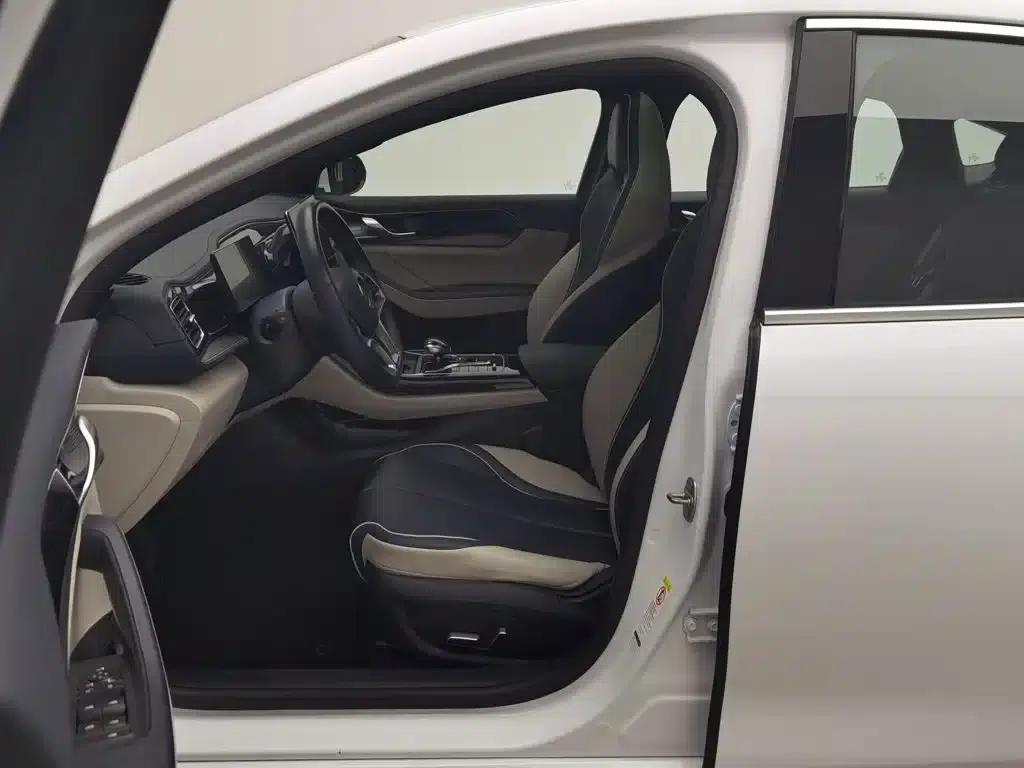 Qin PLUS 2023 Champion Edition DM-i 120KM Excellent Model — миниатюра 10