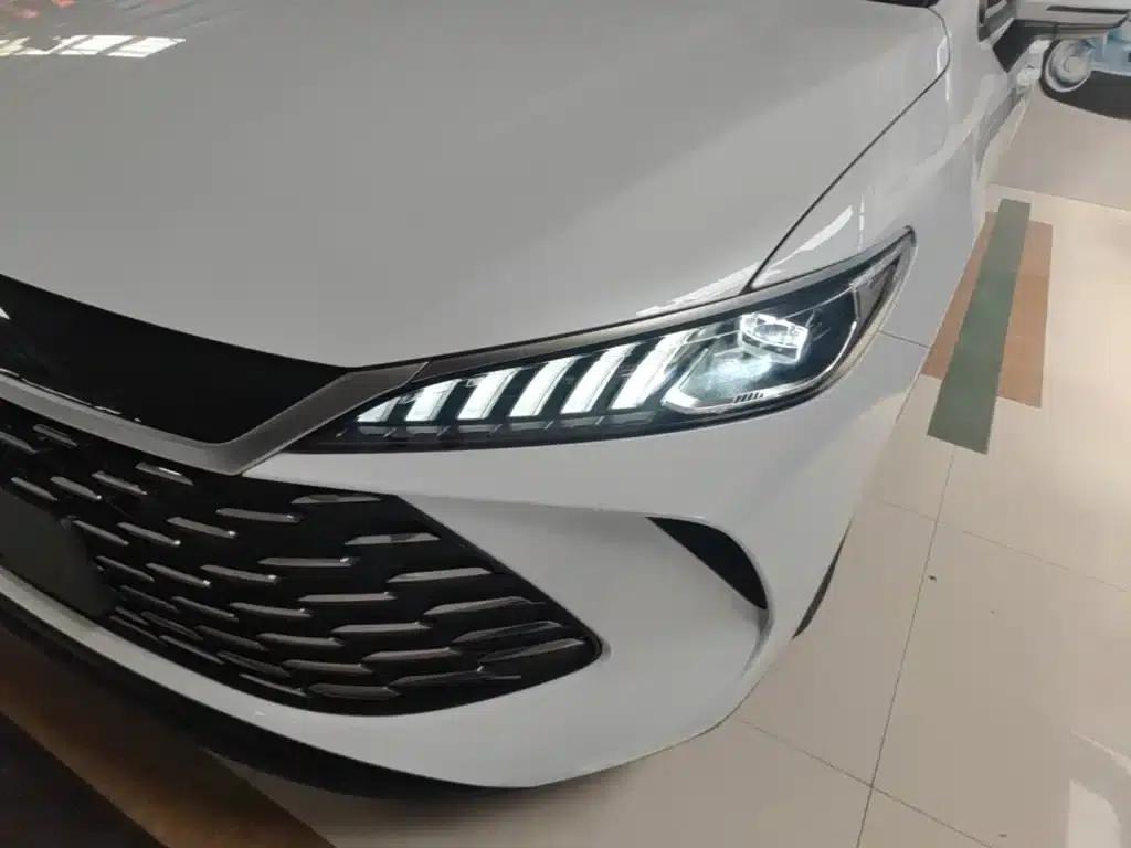 Qin PLUS 2025 DM-i Smart Driving Edition 128KM Progressive Model — миниатюра 24
