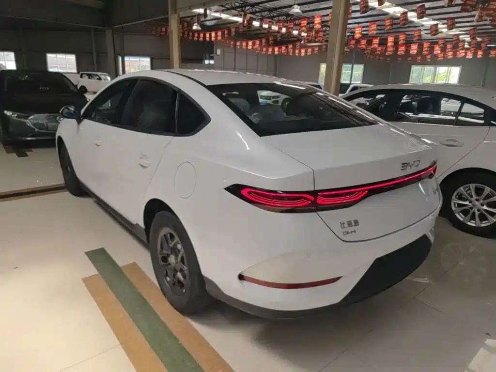 Qin PLUS 2025 DM-i Smart Driving Edition 128KM Progressive Model — миниатюра 5