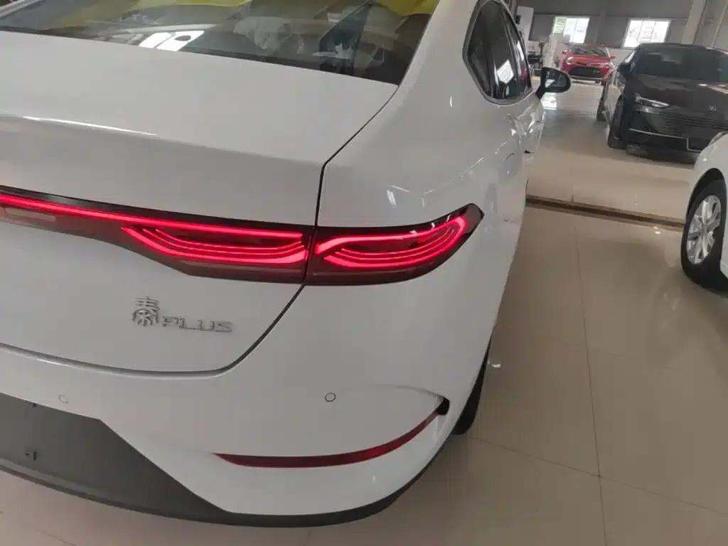 Qin PLUS 2025 DM-i Smart Driving Edition 128KM Progressive Model — миниатюра 8