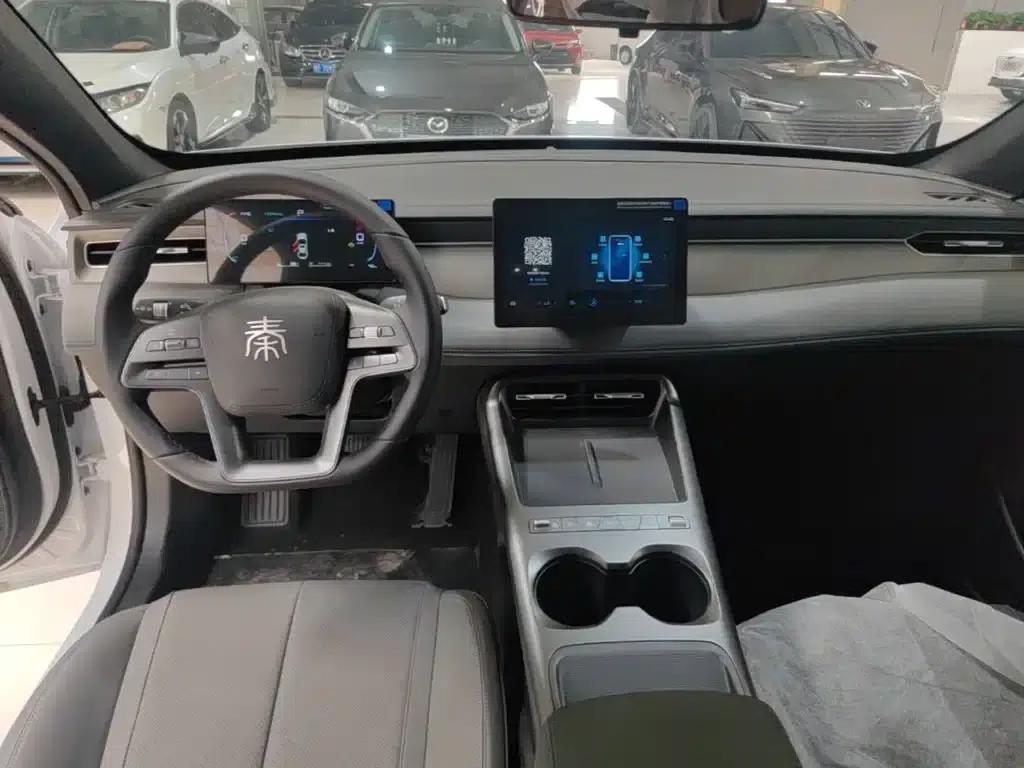Qin PLUS 2025 DM-i Smart Driving Edition 128KM Progressive Model — миниатюра 10