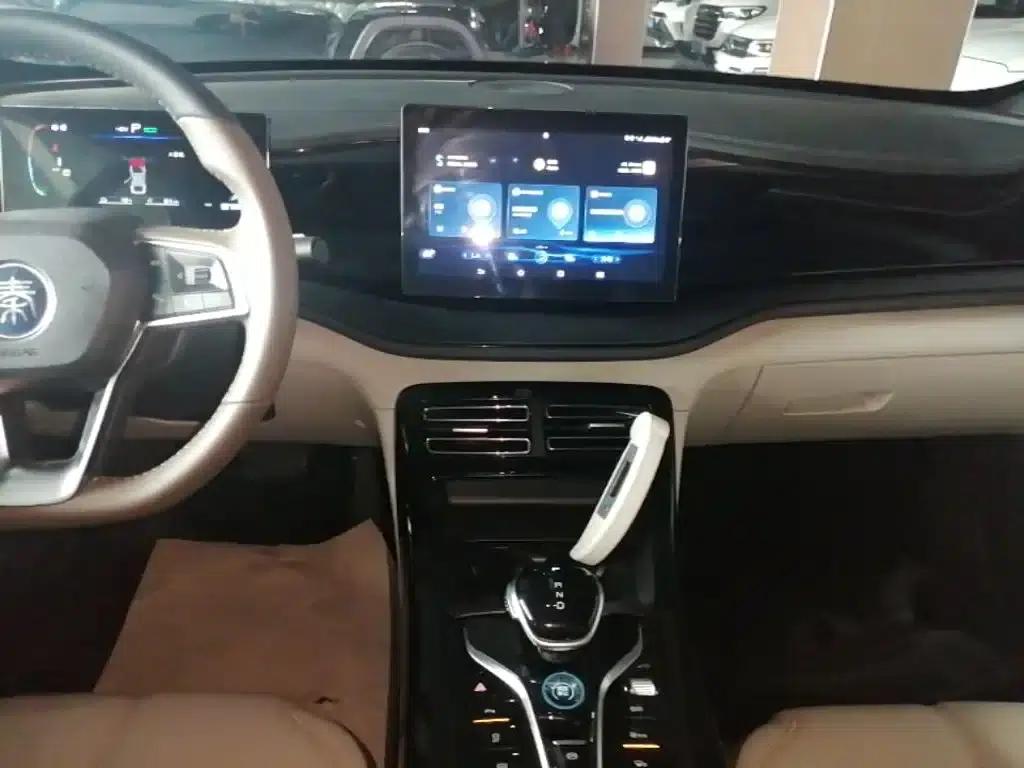 Qin PLUS 2024 Glory Edition DM-i 55KM Leading Model — миниатюра 13