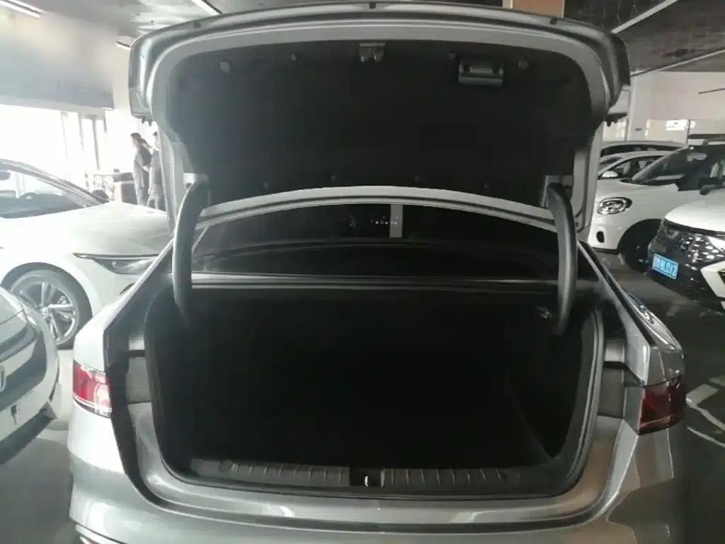 Qin PLUS 2024 Glory Edition DM-i 55KM Leading Model — миниатюра 19