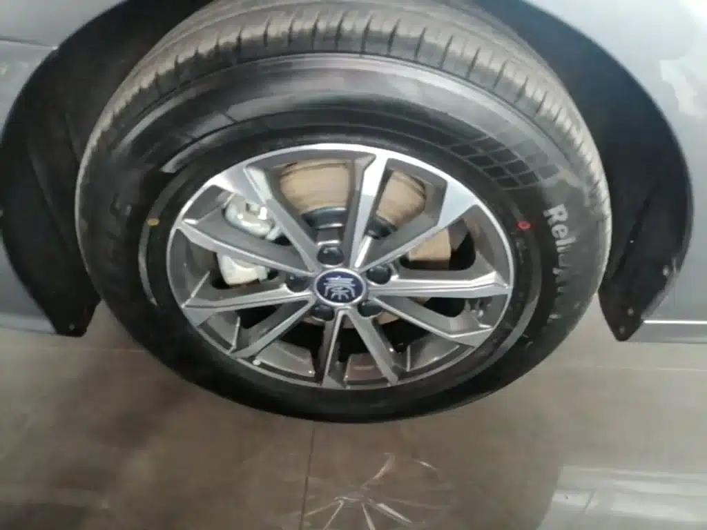 Qin PLUS 2024 Glory Edition DM-i 55KM Leading Model — миниатюра 23