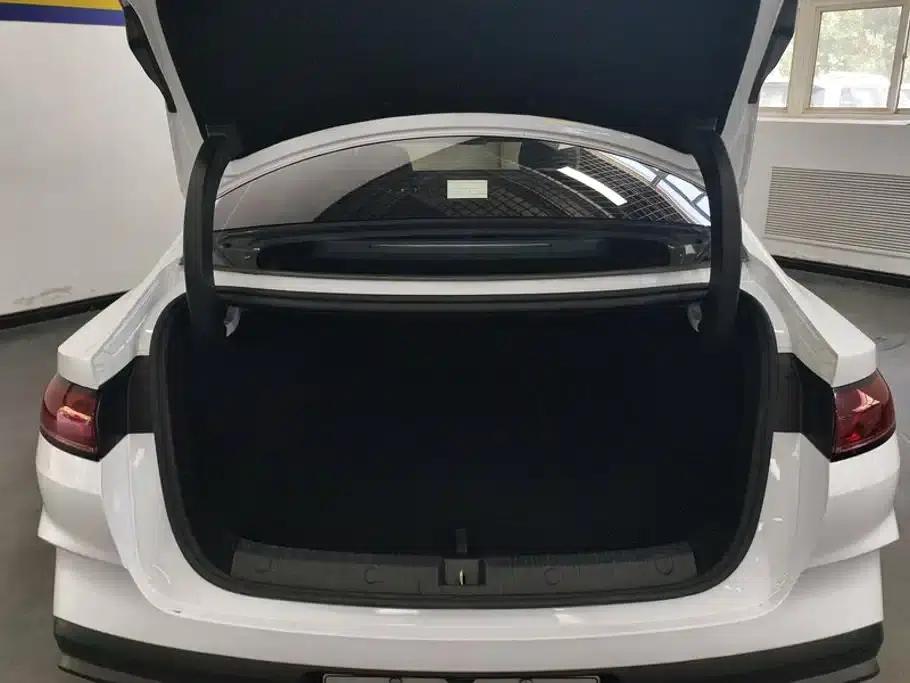 Qin L 2024 DM-i 80KM Leading Edition — миниатюра 4