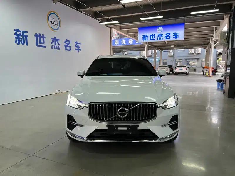 2025 Volvo XC60 B5 AWD Inscription Luxury Edition — миниатюра 2