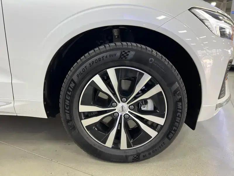 2025 Volvo XC60 B5 AWD Inscription Luxury Edition — миниатюра 7