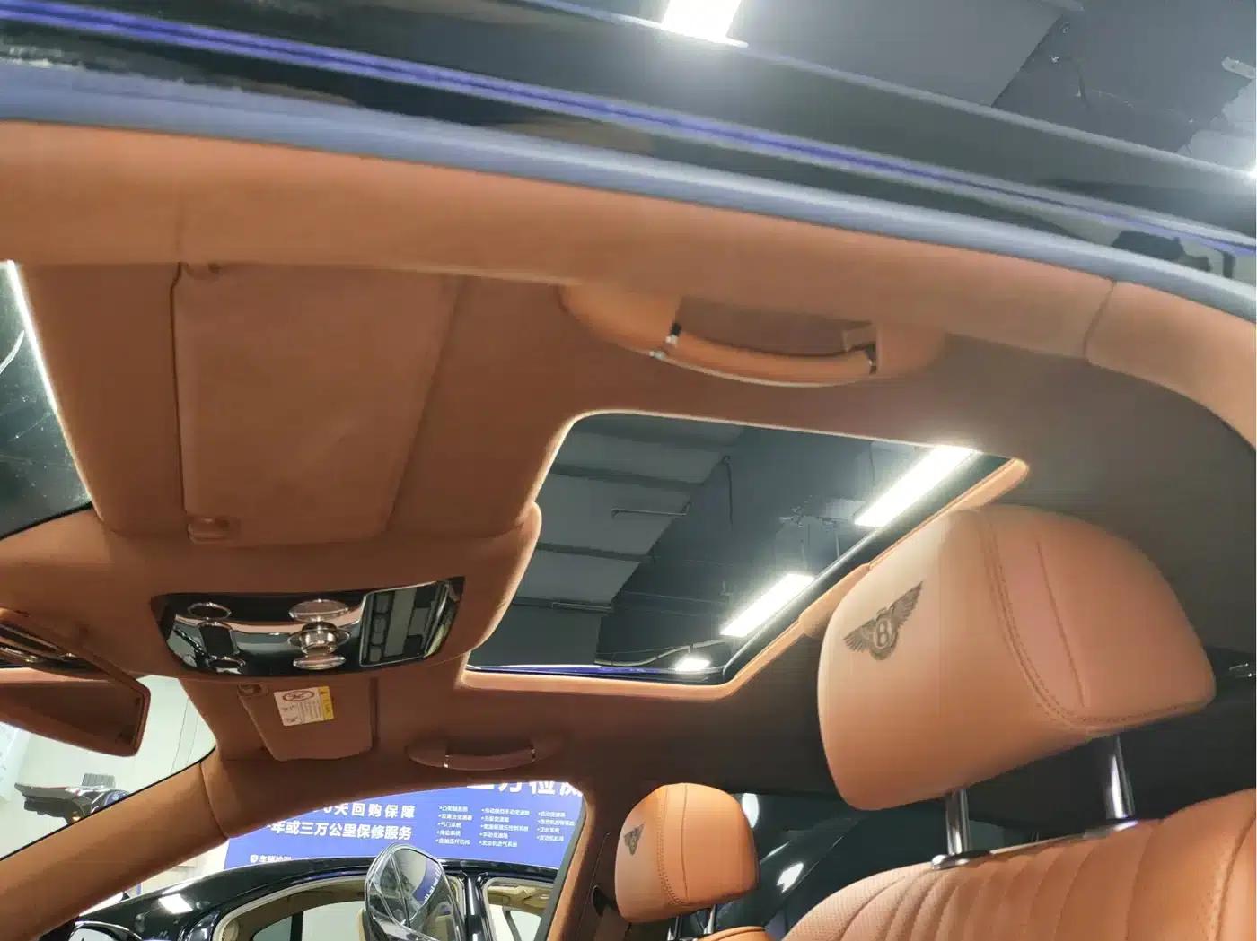 2017 Flying Spur 4.0T V8 Standard Edition — миниатюра 7